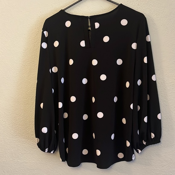 Adorable Adrianna Papell Polkadot top XL - Picture 2 of 5